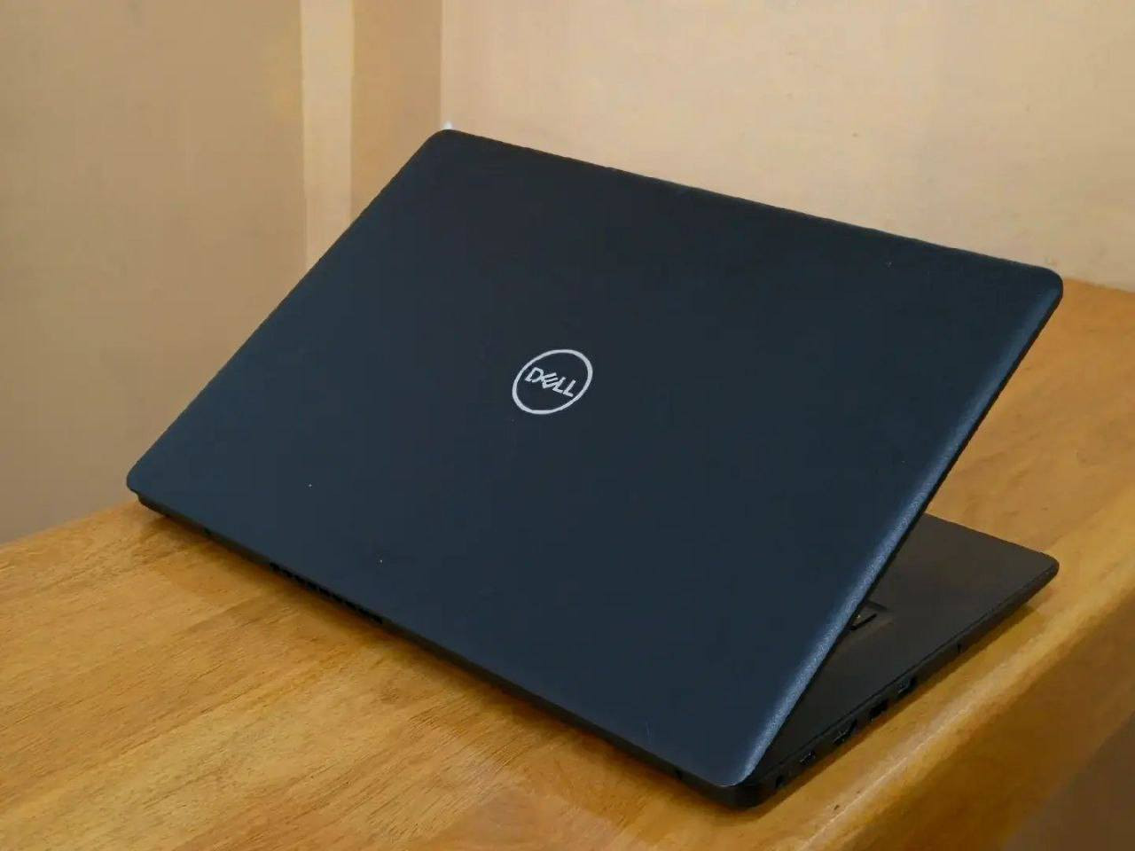 [🖼 لابتوب Dell Latitude 3490
جهاز عملي يخدمك بالدوام والدراسة بدون تعب 💼
اختيار مناسب إذا تريد لابتوب اعتمادي بسعر اقتصادي 🔥
🔹 المعالج: Core i5 الجيل السابع فئة U
أداء ممتاز للاستخدام اليومي، برامج الأوفيس، والمهام الدراسية
🔹 الرام: 8GB
سلاسة بالتصفح وفتح أكثر من برنامج بنفس الوقت
🔹 الهارد: 256GB SSD
سرعة إقلاع وتشغيل برامج أسرع من الهارد العادي
🔹 الشاشة: 14.1 إنش
حجم مناسب للحمل والتنقل
🔹 كرت الشاشة الداخلي 4GB
🎯 الاستخدامات:
✔️ طلاب المدارس والجامعات
✔️ برامج الأوفيس والمحاسبة
✔️ التصفح والعمل أونلاين
✔️ مشاهدة الأفلام والعمل المكتبي
🎁 الهدايا:
✔️ حقيبة
✔️ الشاحن الأصلي
🛡️ الضمانات:
✔️ فحص كامل قبل الإرسال
✔️ فحص كامل قبل الدفع والاستلام
✔️ ضمان 7 أيام استبدال عند وجود خلل مصنعي
✔️ جاهز للاستخدام المباشر
📍 الموقع: بغداد الأمين الثانية
💰 السعر: 250,000 دينار عراقي فقط
📲 للتواصل واتساب ***********]
