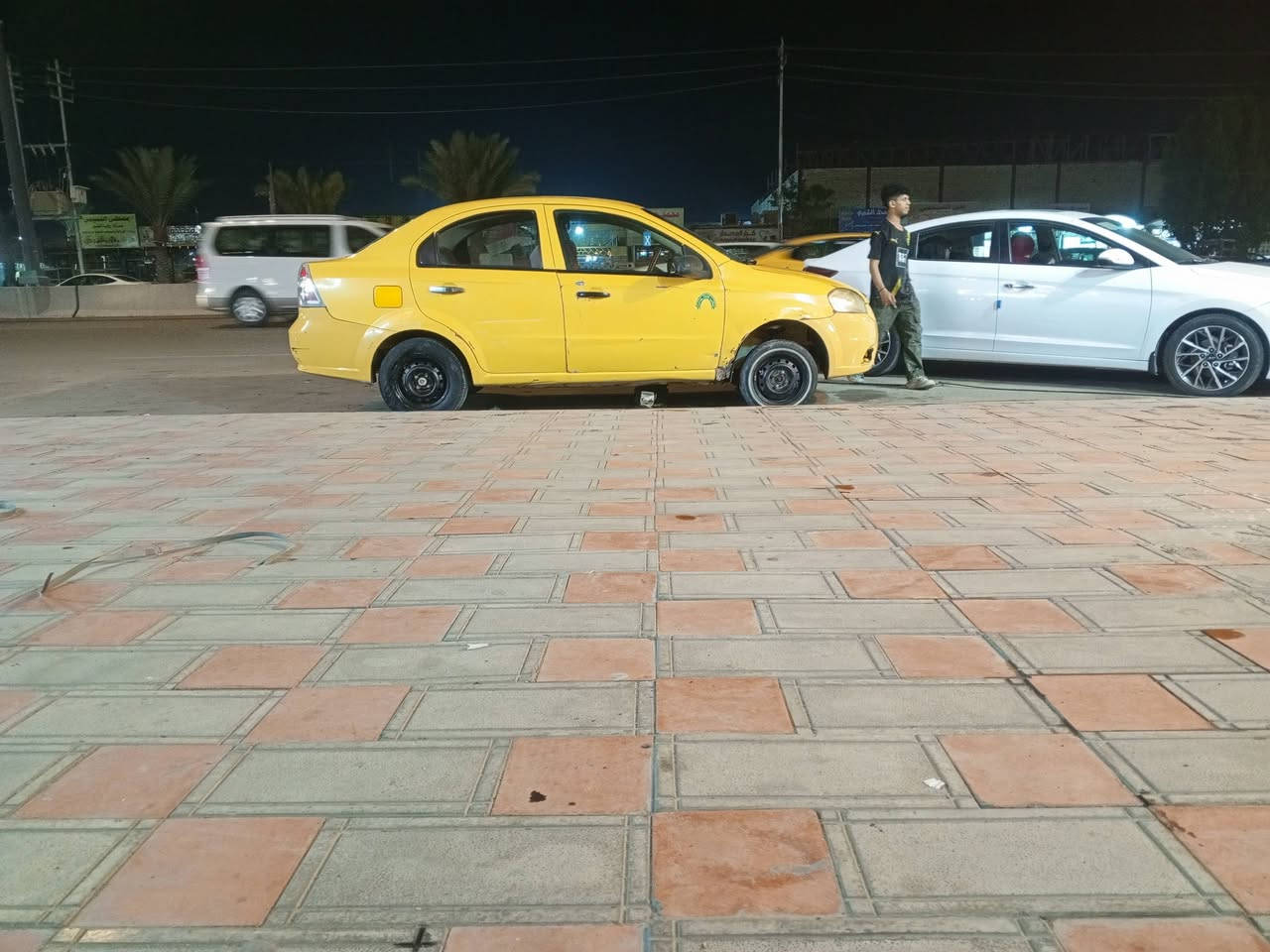 سلام عليكم افيوموديل٢٠١٠خليجي العنوان نجف مداورمباشر***********
