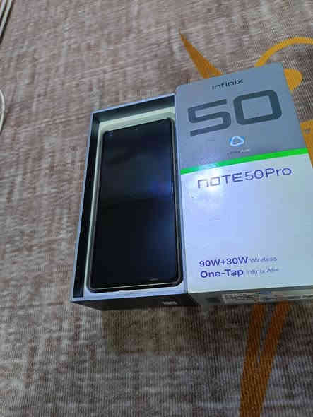 جهاز انفنكس نوت 50 برو جهاز جديد بالكارتون صاله 20 يوم من مفتوح
جهاز بطاريه 5200 
شاحن 90wبلاضافه شاحن لاسلكي 30w
عشوائية 16
ذاكره256
كامره قويه
الجهاز زلغ مابي حاله حال الجديد سعره 250 وبي مجال بسيط 
***********
