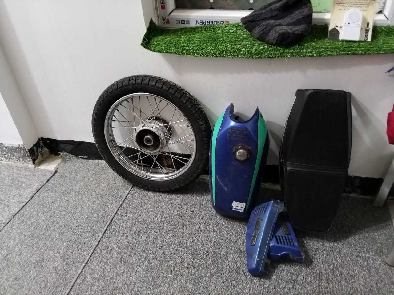 السلام عليكم غراض تفصيخ اربعه كير شتريد موجود وبيهن جدد مامستعمل وياله تايرات شتريد موجود بانسب الاسعار
تانكي نامه عدد 2
وياله سيم جديد 
كشن جديد مامستعمل
تايرات جدد شتريد موجود 
المكان الحمزه الغربي خيكان 
***********⚡⚡⚡
