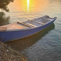 قارب فايبر • ٦ متر • مضبوط