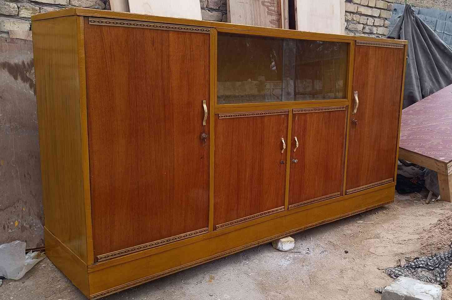 بوفيه مترين ونص تسكام للبيع السعر ب 150 المكان الشاميه وهذا رقمي ***********
