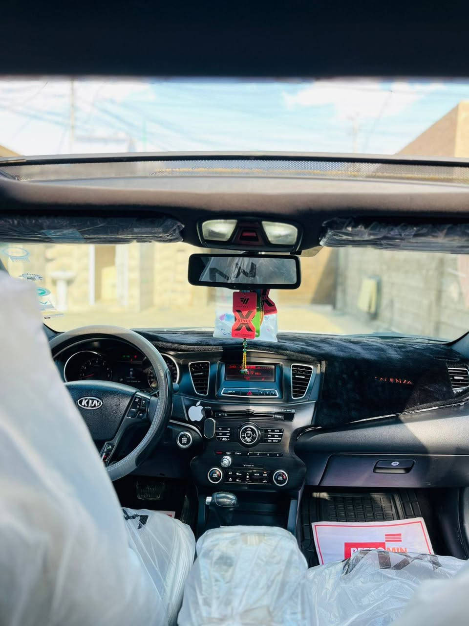 سلام عليكم  كادنزا للبيع اومراوس حسب القناعه  موديل 11 خليجي  فول مواصفات للخير  اشاير  بل مرايات انارت ترحيب  بصمه +ابواب  بصمه تشغيل اكشانه الاماميه كهربأء وتدفيه تحكم بل تجوه الخلفيه  وستيرن تحكم كهرباء 
محرك كير كفاله تبريد قطعتين شغال سياره حلوه كلش ومرتبه تخم تاير صدر 100/100 سياره فول مواصفات للخير معروفه بعد الكادنزا بل مواصفات 
سيارة بيه صبغ بس الاجاملق  الامامي  اليمنه بس ول باقي كفاله عامه وسونارها موجود ويه صور 
رقم اربيل  تحويل ثاني  يوم او تريد وكاله
مكاني الانبار الرمادي شارع 40
وسعر 118وبيه مجال شراي يتصل ع رقم ***********
