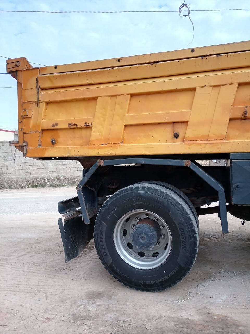 سلام عليكم سياره تاته للبيع مكينه ابوردين تخم تاير اكسن نص جياف رقم انكليزي بسمي الستفسار***********
