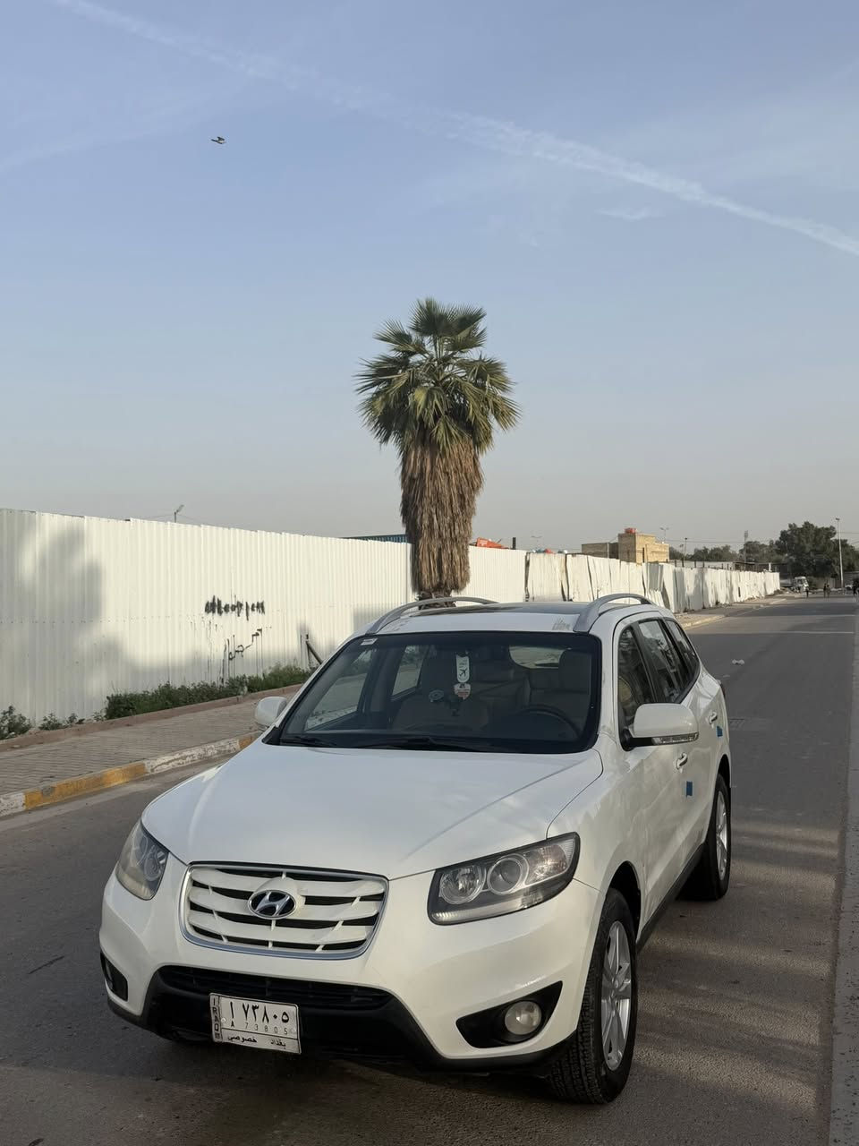 السلام عليكم
سنتافيا 2011 خليجي مكفوله عدا شويه صبغ جوا الرقم الخلفي كد شبرين مكينة ٦سلندر ٧راكب فور ويل 
السيارة فول مواصفات 
بصمة تشغيل
بصمة أبواب 
فتحه 
تحكم أستيران جهتين 
مري شفط 
اشاير بالمري 
كشنات كهرباء 
ومواصفات السنتافيا المعروفه 
السياره جاهزه بدون اي نقص تخم تاير جديد صدر امامي خلفي جديد مكينه وكير مكفولات رقم بغداد تحويل ثاني يوم 
السعر ١٥٧ وبيها مجال 
رقمي ***********
