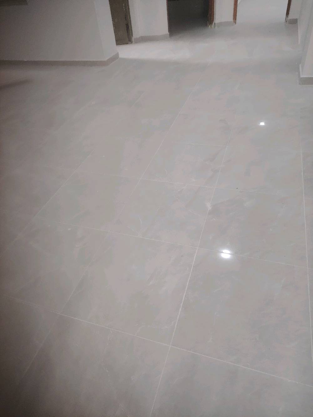 السلام عليكم خلفه سراميك متفرغ اتصل وبيك خير ودلل