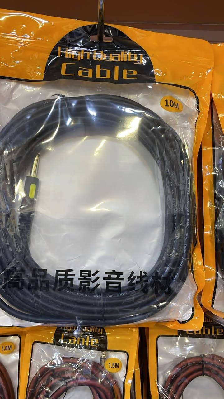 وصول واير مايك طول 10 متر بسعر 10 الف دينار 
واير مايك الاصلي طول عشرة متر السعر 20 الف 
ستاند مايك عرض خاص السعر 15 الف 
قاعدة مايك السعر 3000 ثلاثة الف دينار 
مايك لاسلكي السعر 20 الف 
ستاند سماعة سعر الزوج 50 الف
خدمة توصيل لكل محافظات العراق خمسة 
واتساب ***********
