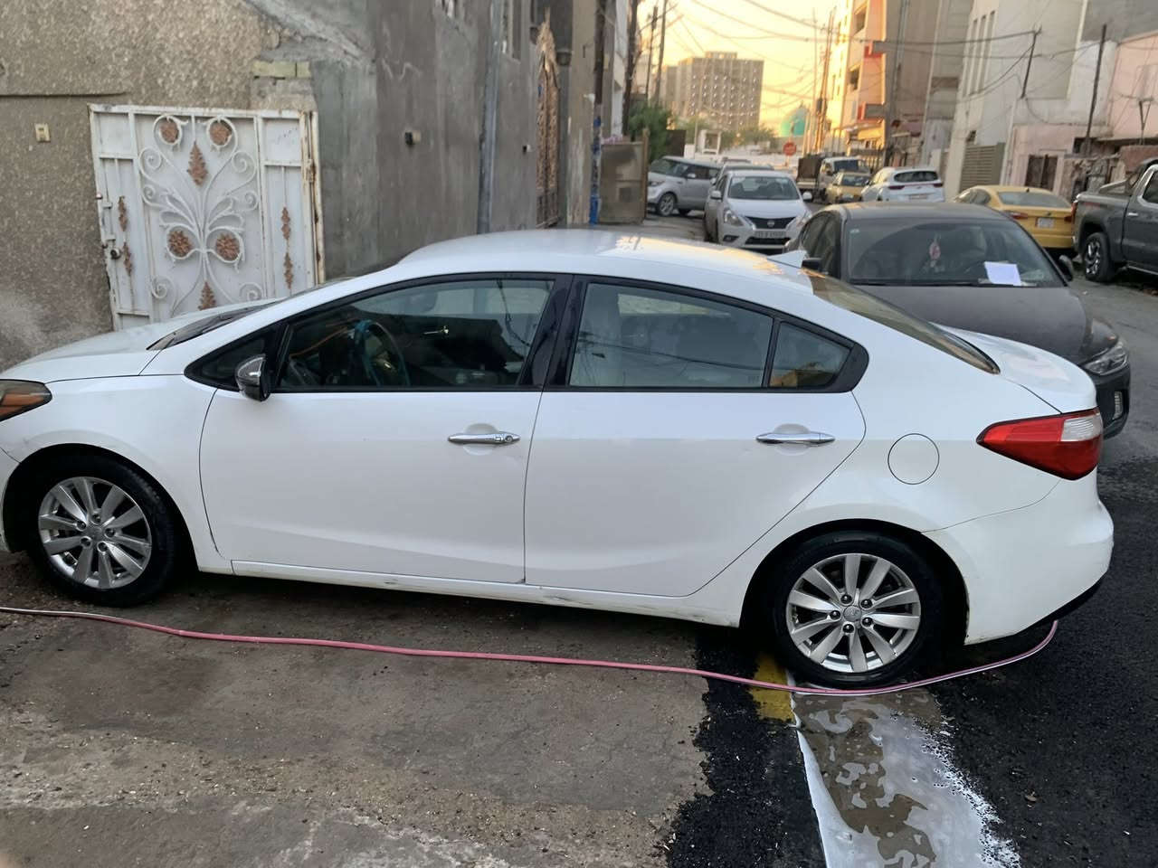 السلام عليكم كيا فورتي ٢٠١٤محرك 1800دوش سياره جاهزه وخير من الله حادثها جاملغ امامي  سياره تحكم ستيرن كامره خلفيه شاشه بل دشبول  رقم بغداد الجديد ممتواجد على الفيس 
السعر خابر وتدلل مكانها بغداد ***********
