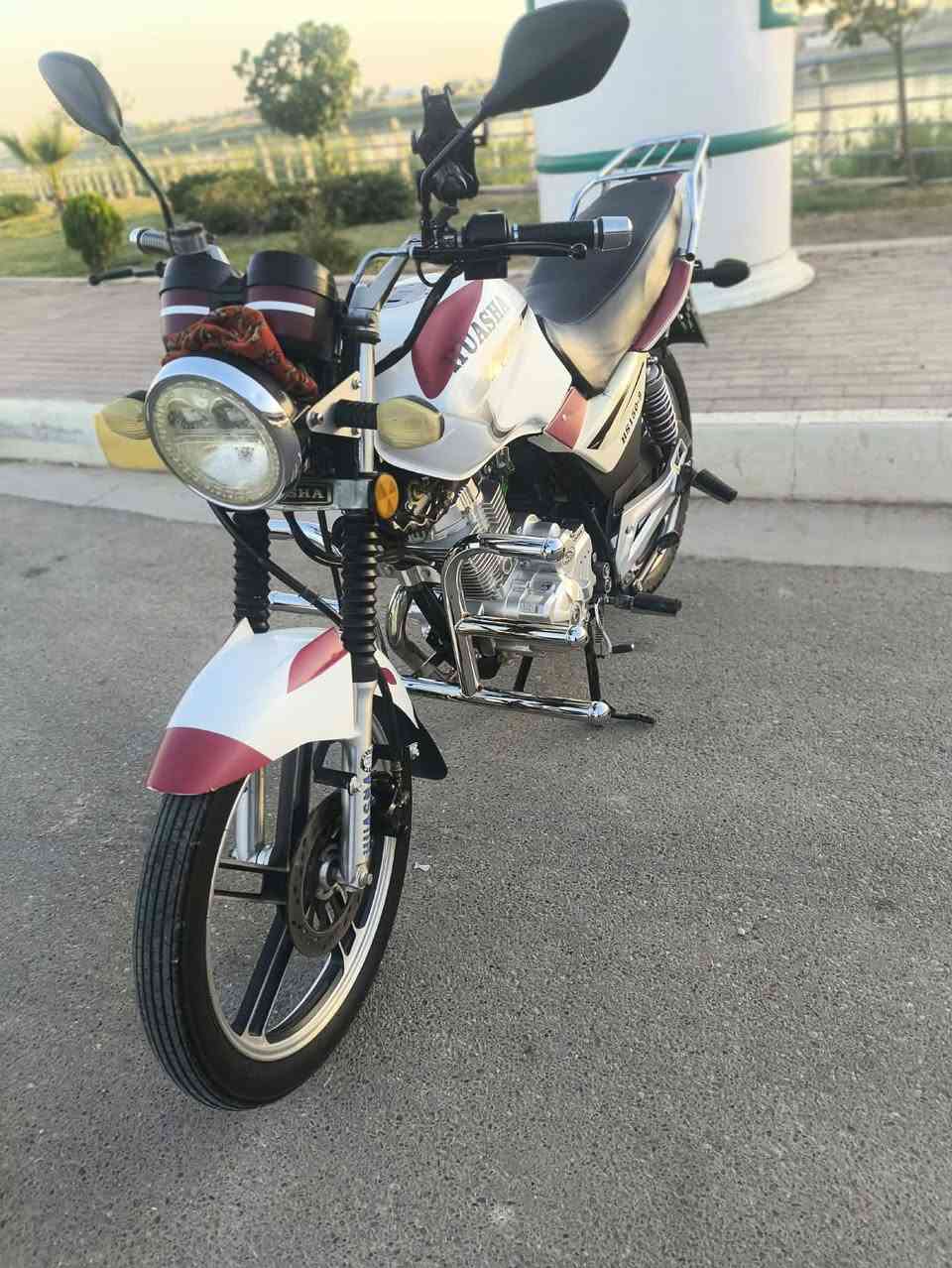 يالله دراجه هيوشه موديل2022للبيع السعر800وبي مجال  محرك ما ممدود عليه صبانه المكان الرمادي جزيره البذياب هاذ رقمي للتواصل ***********مو شراي لا تعبني ولا اتعبك
