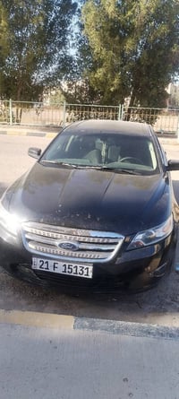 فورد تورس 2011 للبيع بيها نواقص ضررها قطعه وحده وبعدها ما مصبوغه وبيها...