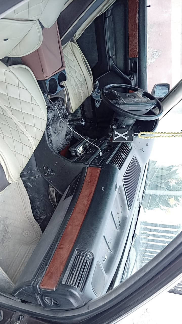السلام عليكم
Bmw730il
كير ومحرك شرط 
كير عادي 
رقم نينوى راعيه ما اندلة 
تبريد ثلج ❄️ 
تدفئة نار 🔥 
صدر امامي نص عمر 
صدر خلفي جديد 
سماعات سستم صوت 
تواير امامية نضيفة 
تواير خلفية نص عمر 
(للبيع او المراوس بادوات)
مكان السيارة بيجي 
السعر 25 وبيه مجال 
للتواصل 📞 
***********
