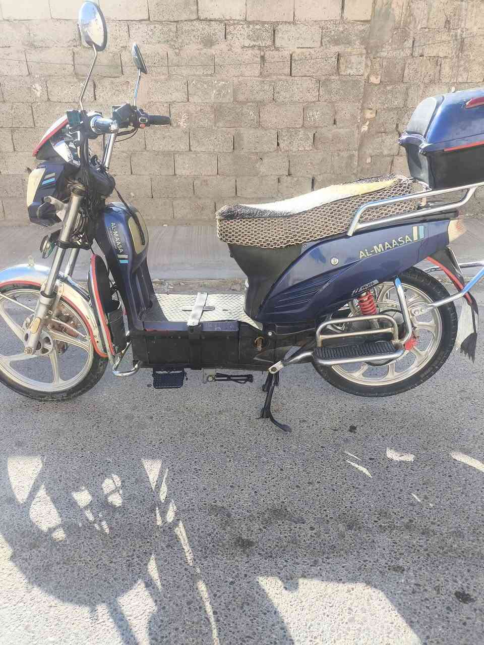 هارلي لبيع موديل 23 نوع الماسه بطاريات عشره ونص يقرن
34 أمبير  بطاريات كهربائيات كلها شغاله اي نقص مابيه جهاز مانع سرقه تحكم عن بعد واين متريد افحص 
***********
+9647827587898
400, بيه مجال
