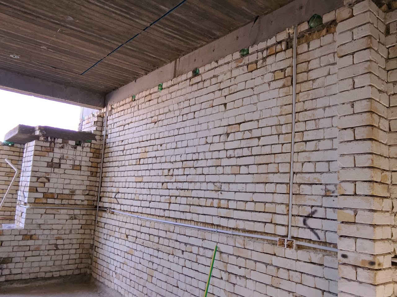 الحمد لله حمداً كثيراً طيباً مباركاً فيه
تم اليوم تاسيس بوري كهرباء لمنزل احد الاخوة في منطقه الصابيات
📸 بعض اللقطات من أعمالي 
تم بحمد الله إنجاز مرحلة حفر النزالات وتثبيت البوكسات حسب الوزن المطلوب
🔧 تفاصيل العمل:
تنفيذ الشبكة الكهربائية بشكل كامل
تنصيب منظومة ستلايت
تنصيب منظومة إنترنت 
منظومه الكاميرات 
***********
