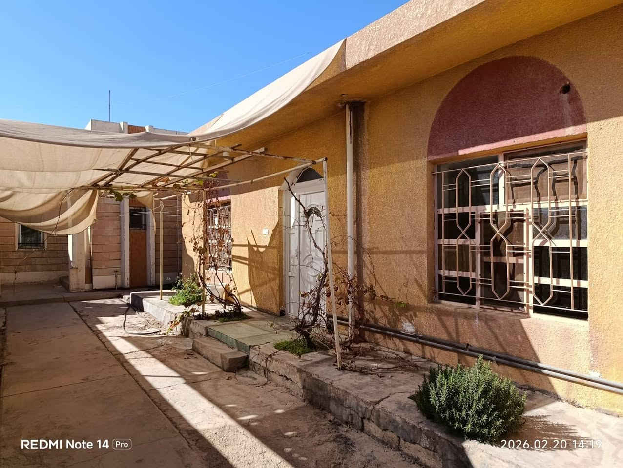 بيت للبيع  درجة (2 ج) مع مشتمل 

العنوان: راوه الجديده جنب بيت سفيان عگاب قرب سوق راوه الجديده واسواق النخيل

 يتكون من : 3 غرف نوم + هول + خطار + مطبخ + صحيات+ 2 منور 
والمشتمل 3غرف وحمام 2

السعر:120,000,000

للاستفسار الاتصال على ***********/***********
او مراجعة المكتب في راوه الجديده داخل السوق الاصفر
