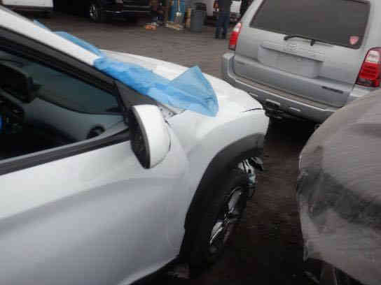 كونا 2021 محرك 2000 دوش كير يجي At مو سي في تي. ماشية 27 الف سيارة جديدة جدا بدون ايرباك رقم بغداد حادث دعامية مبدلة نفس اللون وشبر فوك لايت امامي ايسر سعر من الاخير حتى لااتعبك ولا اتعبني 140 ورقة لون ابيض داخل لونين بأسمنا *********** بغداد زيونة 
اقل من 140 رجاءا لاتتصل لان داابيع بسعر الاسود الطاك ايرباكاتها
