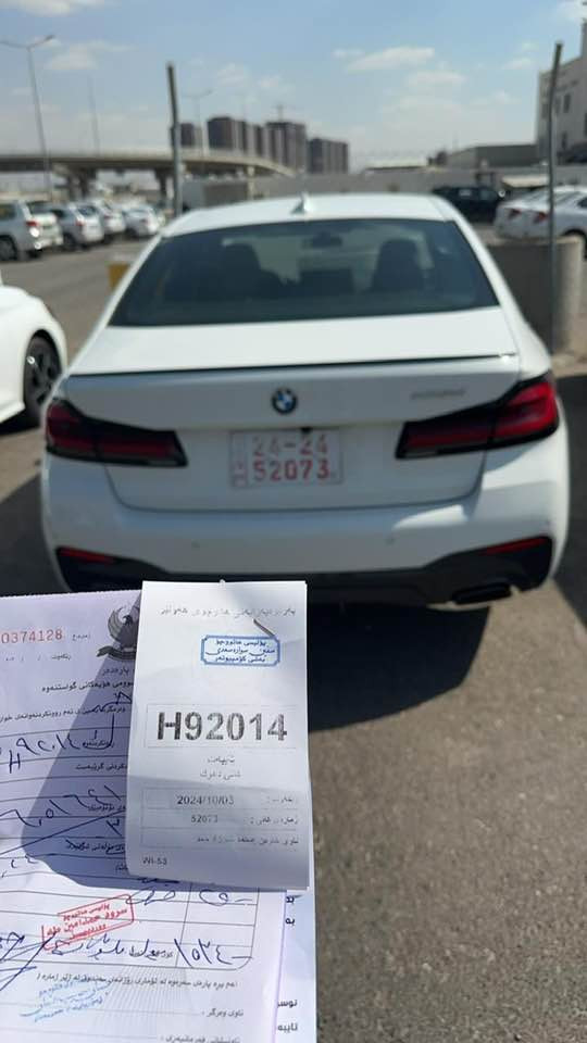 السلام عليكم BMW 530i M pakge black edition 
مواصفات M بكج اصل
نسخة رياضية بلاك ادشنBlack edition 
موديلها 2023
وارد أمريكي كلين تايتل كفالة عامة
رقمتها على ايدي 
حتى الدعاميات كفالة بشرط❤️
السياره بحالة الوكالة 
ماشيه فقط 40mile حقيقي على ايدي
ويلات حجم 20 بلادي M pakge 
فجوج برمبو مختم M باللون الاحمر
شاحن وايرلس
جنطه كهرباء / صندوق شفط /ذكي يفتح بالقدم
داخل مختم M حتى الدوسات
كشنات هيتر وخزن وكهرباء 
ستيرن كهرباء
لايتات ليزر داينمك متحرك اسود بلادي
داخل اللون متغير
دخول ذكي وترحيب عند الاقتراب من السيارة 
رقم اربيل ب اسمي تحويل وكاله بشرط

مكان السياره كركوك📍اربيل
اي استفسار اتصل خاص واتساب
***********
