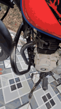 سلام عليكم دراجه للبيع  بوكسر جبلي مرقمه صلاح الدين رقم وسنويه عضم عاج مشروع وطني تحويل ثاني يوم موديل 2021  مكاني تكريت الشراي يجي خاص السعر مليون ٦٠٠ وبيه مجال رقمي ***********
