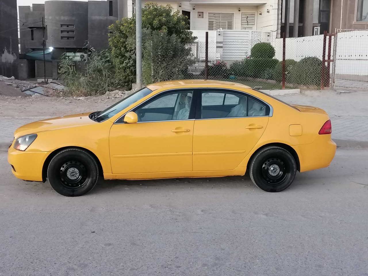 السلام عليكم. كيا أوبتيما 2008 وارد أمريكي رقم بابل بأسمي سنويه لل26  مصفره هيئه وغرامات محرك 2000 دوش جاهزه تبريد وحداديه وتخم تاير صبغه جديده مكفوله من الكص والعيب الشرعي. السعر 78.. مكاني الناصريه للأستفسار.. ***********
