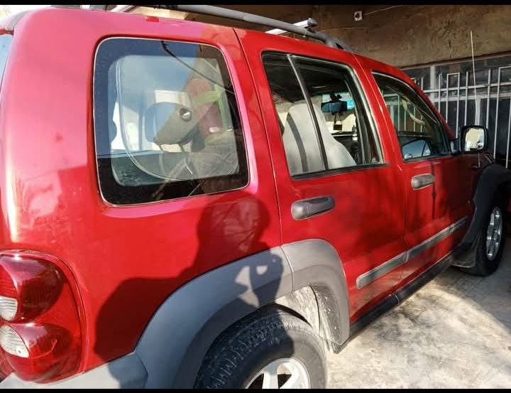 سلام عليكم جيب لبرتي 2007
للبيع 
سياره مابيها نواقص  محرك كير مكفوله سياره نشطه وفول برغي ماناقصها سياره مال جناي محرك 3700وفقط مصبوغه اكرلين سونار موجود رقم ديالى 4ارقام سيارا نضيفه نشطه تبريد ثلج تخم تاير جديد كهربائات مكفوله  للاستفسار اكثر ***********
