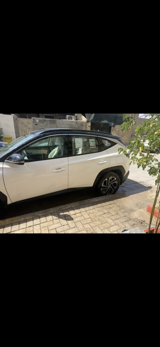 توسان موديل 25 زيرو سياره رقم بغداد بيها بارد  بلنيد على كد شبر  بلشركه  بلتحميل. صار بيها سعر مناسب 215. قفل  سياره  جديده  تو كلر هاتف ***********

