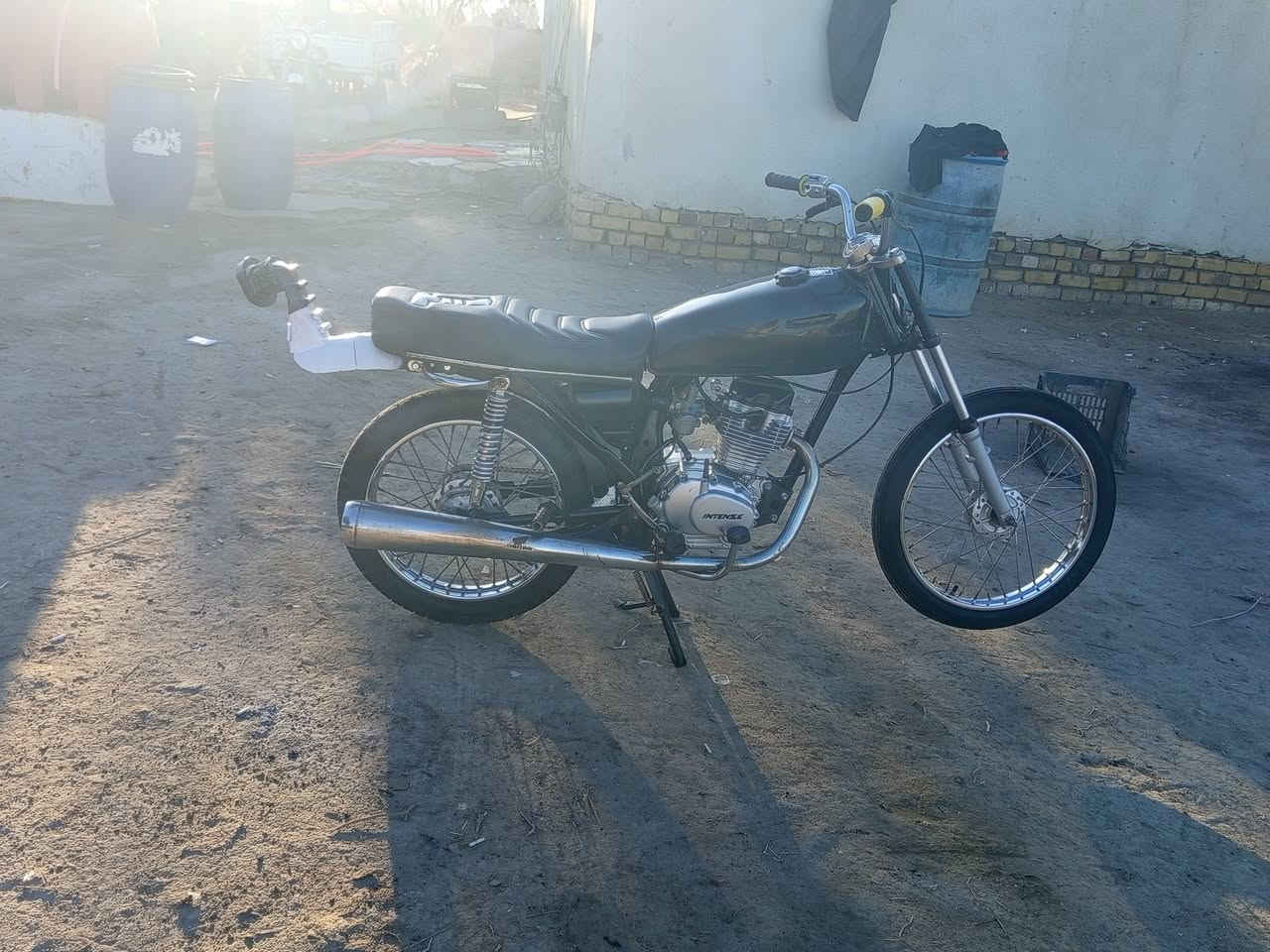 سلام عليكم. دراجه للبيع
نتنس  دراجه نضيفه كلش
مكان ناصريه مركز يم الامام شريف سعرها( 600وبيها مجال قليل)***********
مو شراي لاتعبني. لشراي تعال لفلان مكان مدري شني عذرني تعال يم الامام شريف وبيك خير وتدلل خاص مفتوح
