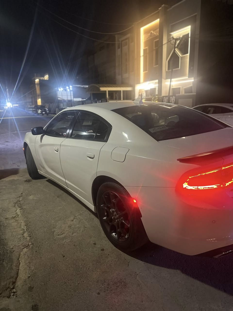 السلام عليكم جارجر للبيع ٢٠١٨ رقم بغداد بأسمي  اسلايت روف تشغيل عن بعد حساسات تبريد تدفئه محرك صدرها تمام سياره حلوه بلاديه مامشتغله خط ابد السياره مال بيت تشغيل عن بعد كهربائيات كلها شغاله سياره جدا جدا نظيفه السياره فور ويل 
ملغي  علما صور الحادث موجوده بالصور للبيع او مراوس سياره كنديه للاتصال بيهه هزه الاتصال ***********
