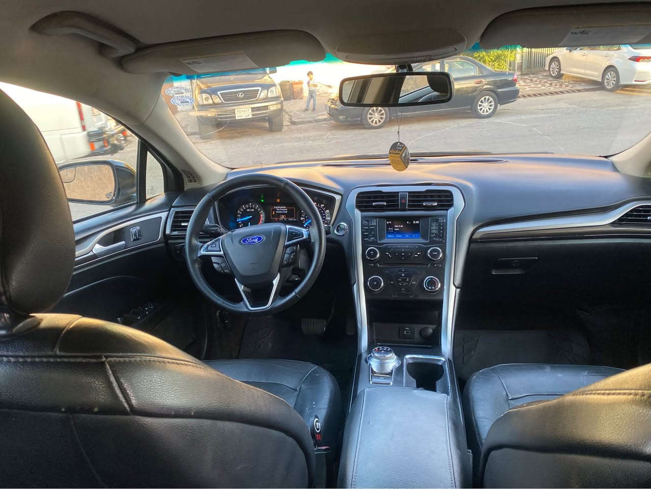 فورد فيوشن موديل ٢٠١٧. كيرومكينه ته بريد  به شه رت  به ناو كردن به شه رت. سه نه وى ره قم نويه هتا 2031  نويه سبوغ ٣ بارج هه يه  زور كم  زور خاوينه سياركا  جركى تيدانيه مكينه 15 توربؤ    به شه رتى هه موو شتى ديفرؤشم. سعرى ٨٨ مجاليكى برايان تيدايه. له هه وليرم. زمارى موبيل *********** أربيل, العراق
