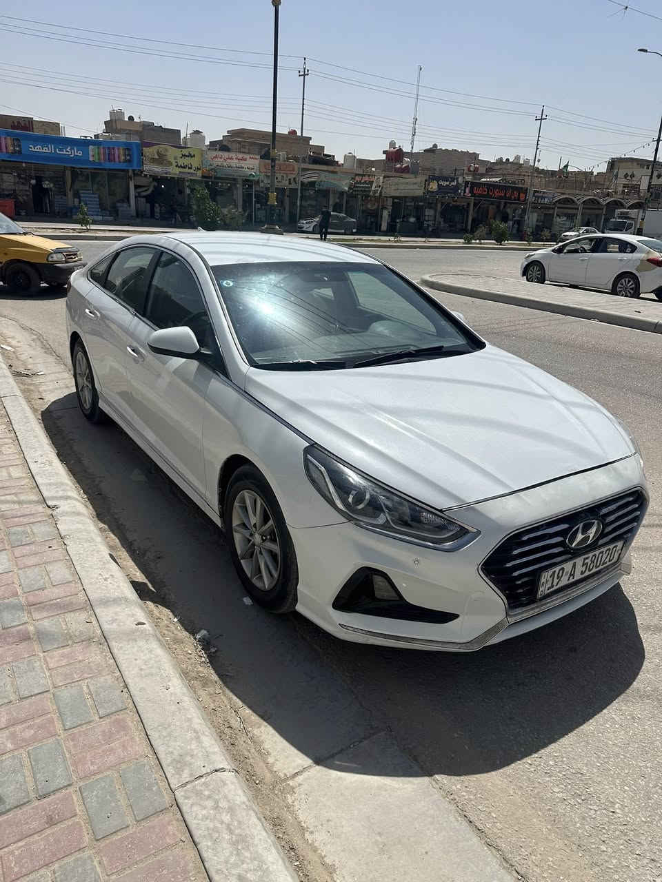 السلام عليكم  للبيع سوناتا وارد امريكي
الموديل 2018 حادث جاملغ امامي فقط بدون ايرباك وهنا بالعراق بيه ضربه موقويه على اثرها صار بيه 3 قطع صبغ شرط بدون داخل ماشيه 77 ميل للبيع او المراوس السعر 120 ورقه مكان السياره كربلاء للاستفسار ***********
