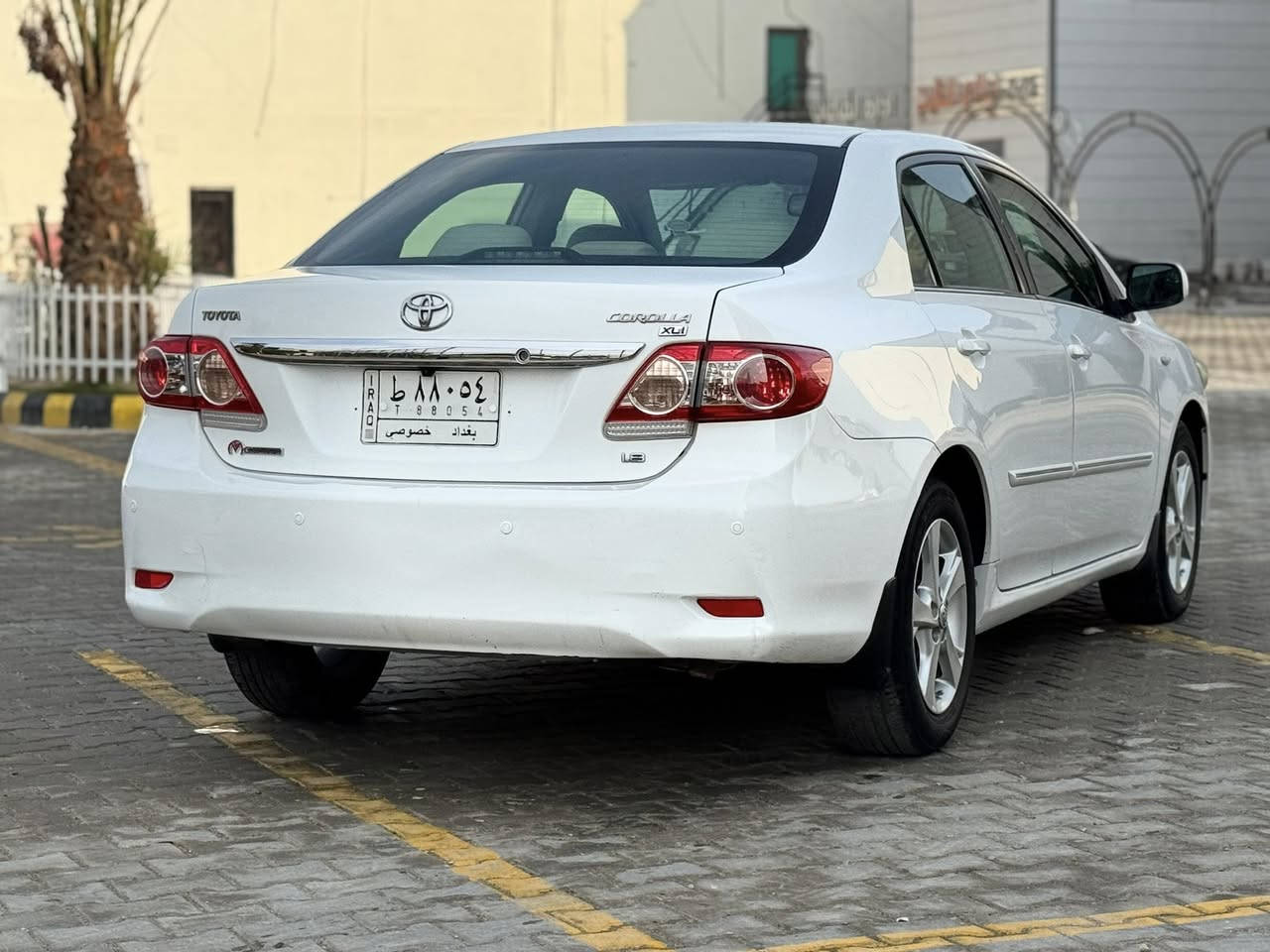 السلام عليكم . كورلا موديل 2012 وارد خليجي مكينة 1800 انطخت عندي بالباب مال صدر جدا بسيطة وبدلتة بلادي نفس اللون شركة والباب الورا مرشوش كلير بدون ضربة وشرط الفحص .. اخوان سيارة جديدة بمعنى الكلمة ومن الدعامية للدعامية مابيهة برغي نقص سويجات والارضيات والكتلوكات مال شركة كلها  موجودة .. كير ومكينة كفالة صدر امامي خلفي جديد تخم تاير جديدة جاهزة من كلشي وبالخير التصير من نصيبة حساسات كروز سرعة شاشة كامرا السعر 137 وبيهة مجال جدا بسيط مكاني بغداد العامرية *********** غير متواجد عالفيس الشراي يتصل تحياتي للجميع
