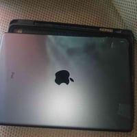 ايباد 9 للبيع الذاكره 64البطريه 90 جهاز مافتوح بس كسر بل حساح رقم 0785...