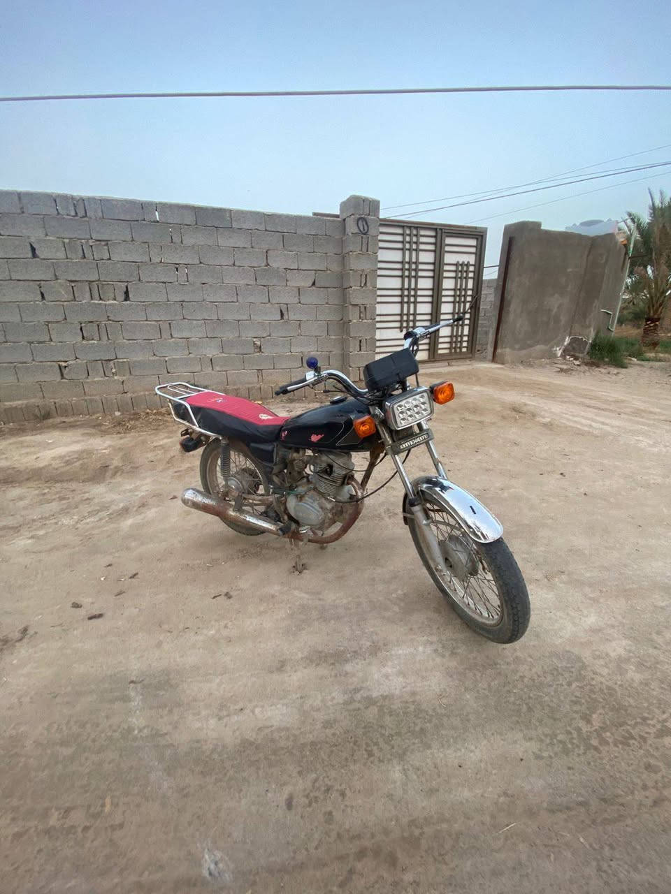 سلام عليكم  دراجه اربعه كير للبيع موديل2015مكينتها بيها خيط بخار والسبرنك مال الهندر فقط لا غير الدراجه كلك السعر250وبيها مجال بسيط هاذه رقمي***********
