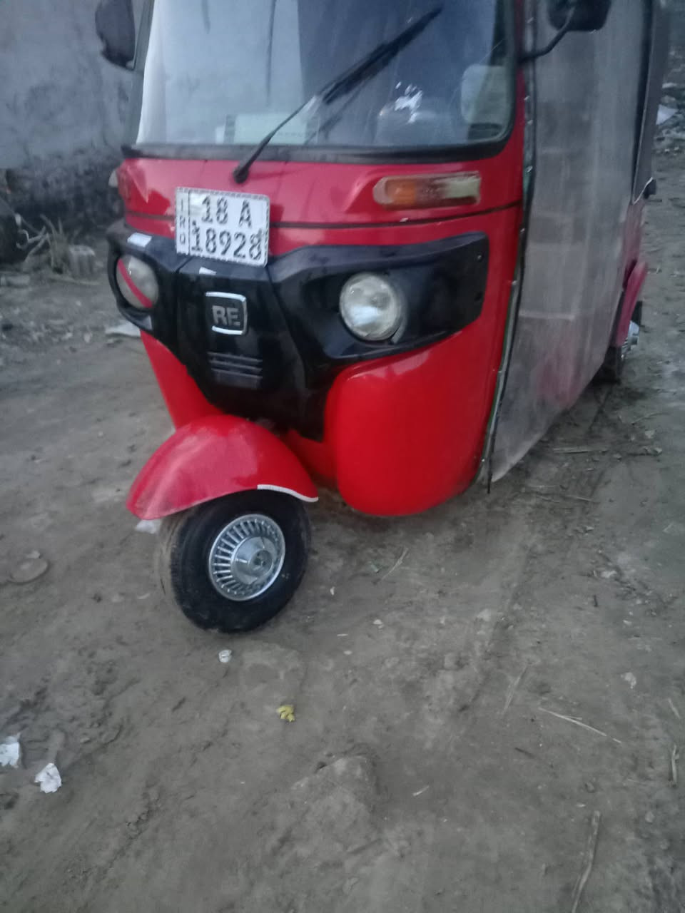 سلام عليكم ورحمة تكتك البيع موديل 2018 تكتك خير من الله  بيهه محرك 22  بيه دخان عود صار 7 ايوم من جفتت يمك صوج دهن والله مادري تكتك خير من الله اكسل كير مكفول مصبوغه جماليه بيهه ضربه  معمره تعميره كامله رقم سنويه  ثاني يوم تحويل سعر ب 5800 بيهه مجال وتساب ***********
