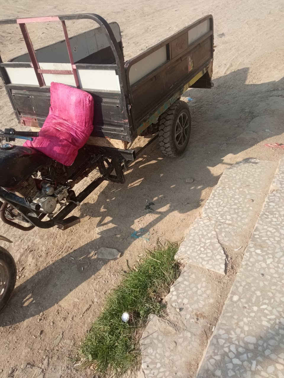 السلام عليكم ستوته للبيع جمره كهرباء شغاله تخم تاير نظيفه بس عوزه باتري السعر 600 وبيها مجال العنوان حله شارع 80 قرب الساده بخطبه خاص ما تواجد اتصل لا تريد ***********
