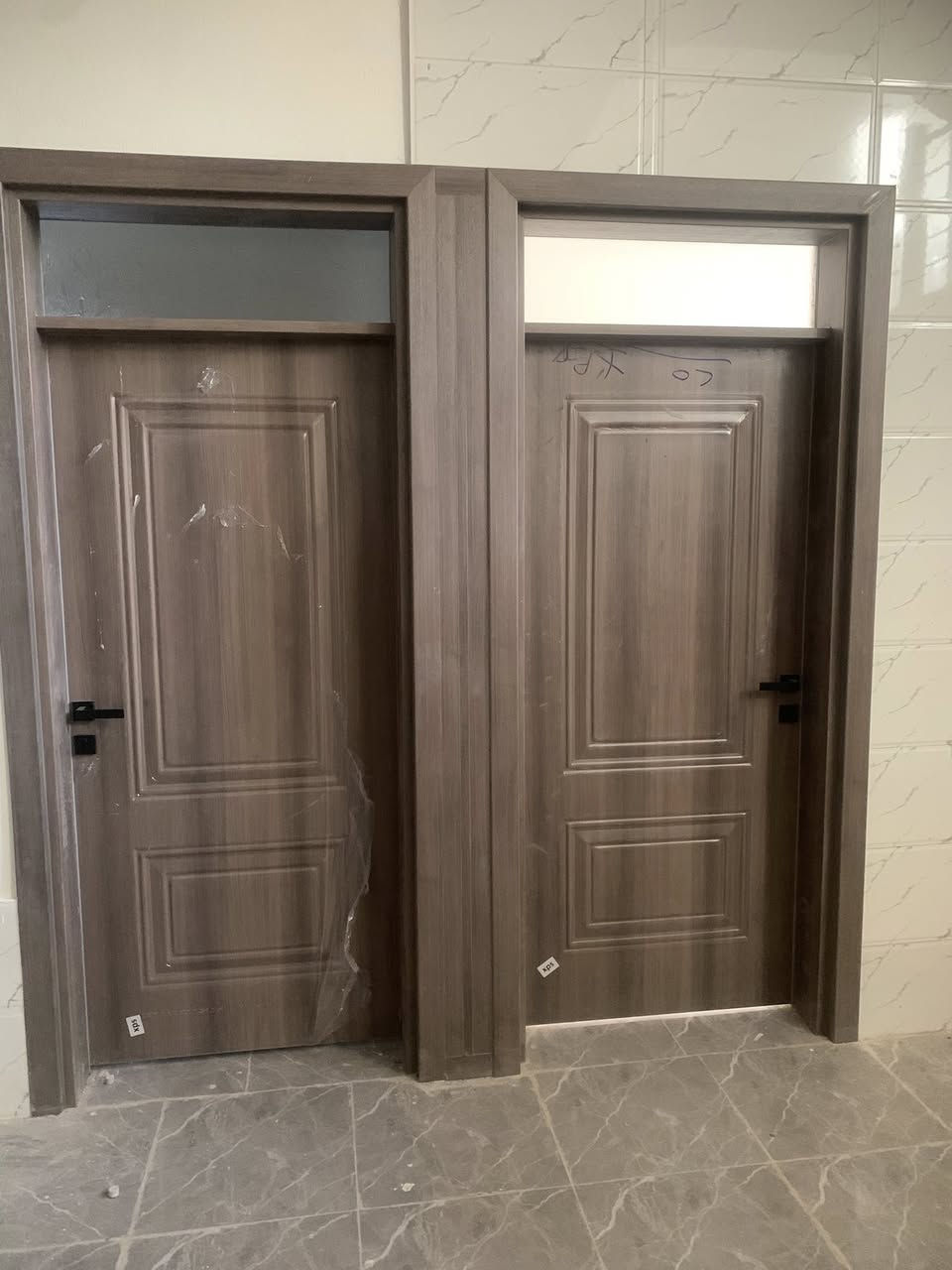 المعمل خلف دائرة الكهرباء القائم تواصل ***********
بوب تركيا شبابيكً
محجر درج 
مطابخ
