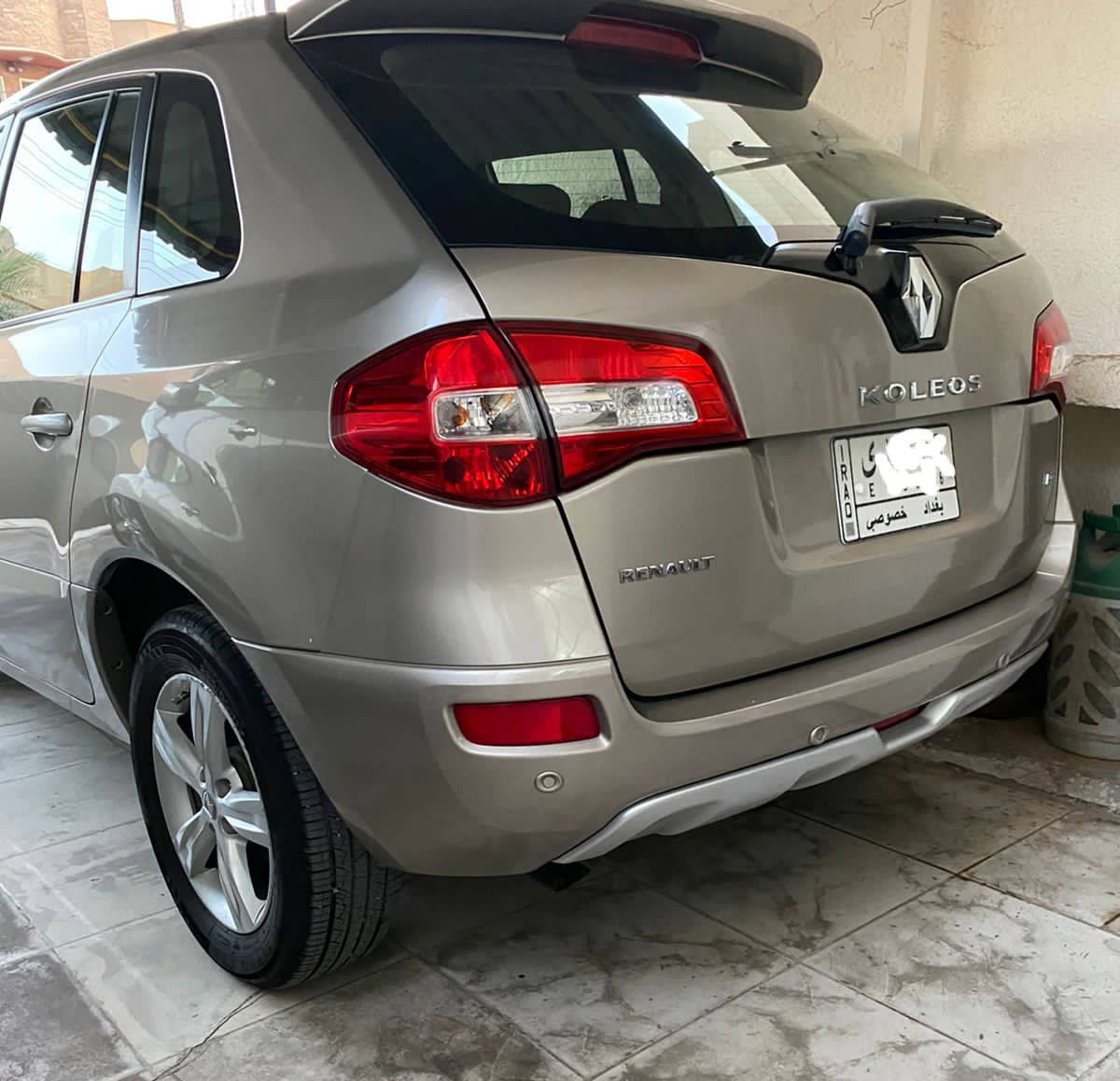 رينو كوليوس 2013 خليجي  ع وضع الشركة 
مكفولة من الحادث والصبغ والبارد وين يعجبك افحص 
وموجود سونارها وياها لون ذهبي احلى وارغب 
لون بهذا الموديل استيراد الشركة العامة للسيارات 
من هي زيرو على ايد وحدة ، فور ويل 4W ، 
كير اوتو + عادي ، نظام ABS ,  تحكم استيرن مثبت سرعة ، غرفتها جديدة جدا  كشناتها كانه مامستخدمة ، الأرضيات بعدهن بجيسهن جدد ممستخدمات ، الكتلوكات مال الشركة والبصمة الأحتياط ممستعملة وياها ، حساسات خلفية بلادية مو عمل ، محرك  2.5  الاقتصادي دوش نيسان ، السيارة ماشية 93 الف kM قابلة للزيادة وعندي من هي زيرو استلام الشركة رقم بغداد الانكليزي بأسمي السنوية الى 2029 ، تبريد وتدفئة شغالات وعلى وضع الشركة 

🛑 السعر سوي تعليق يصل مباشرة 🤖 

السيارة جاهزة ما بيها اي نقص 
مكانها بغداد / الكرخ  .

رقم صاحب السيارة 
***********  اتصال او واتس اب .
***********   اتصال فقط
