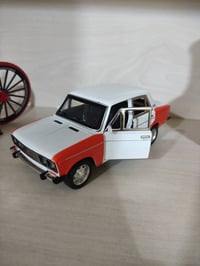 سيارة لادا للبيع موديل قديم يوجد توصيل واتساب 07724915642