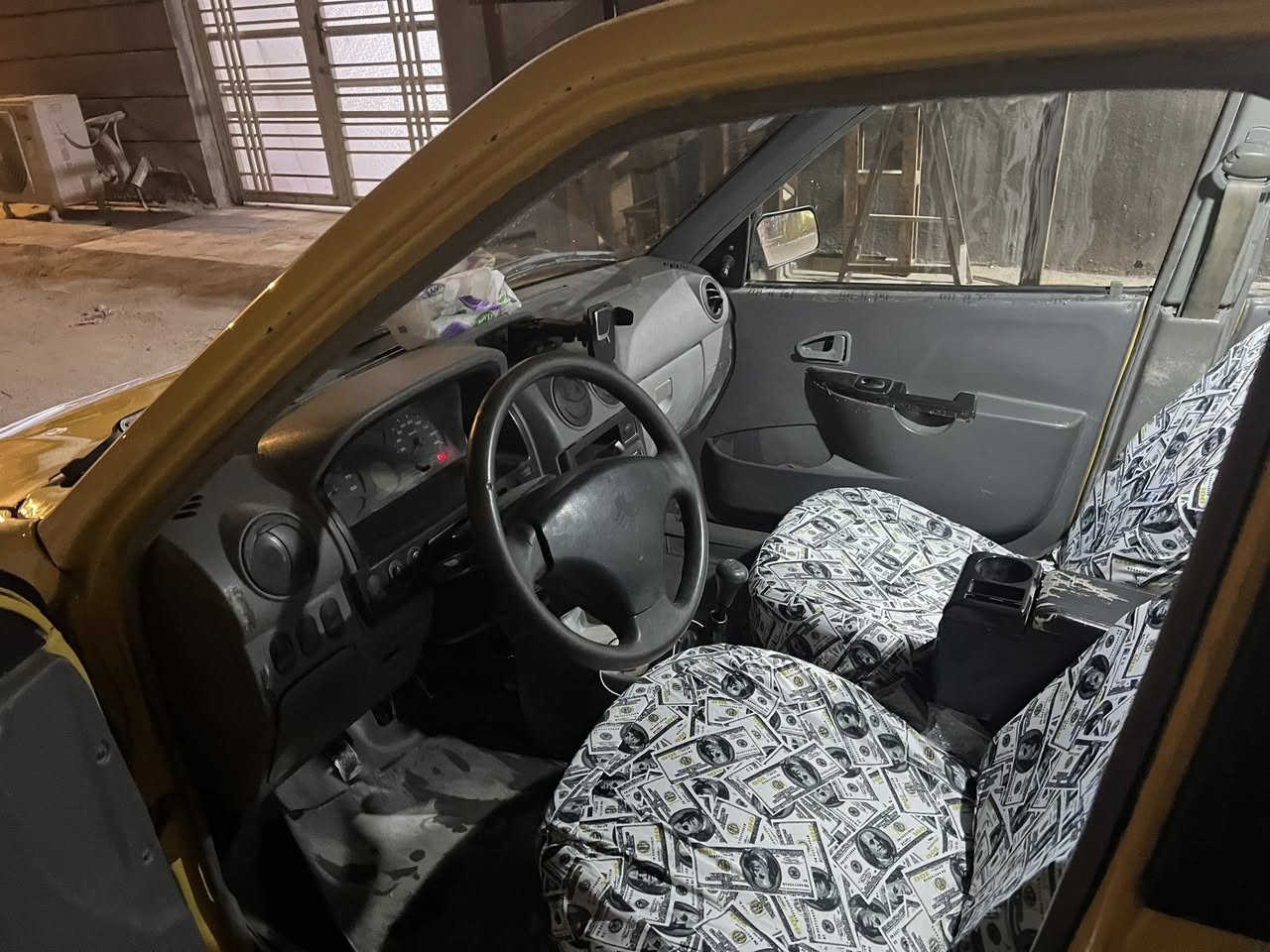 سلام عليكم سايبة 2012 بيهة تبخير رقمهة انكليزي بس تشدة وراعيهة موجود تحويل ثاني يوم ***********رايدهة ب 25 وبيهة مجال
