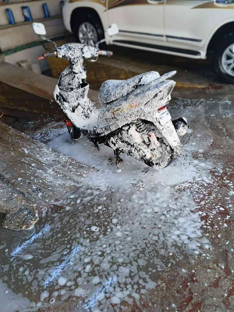 ماكس حاويه وصلها بيها ما مفتوح بيها برغي سعر 900 وبيها مجال قليل ***********
