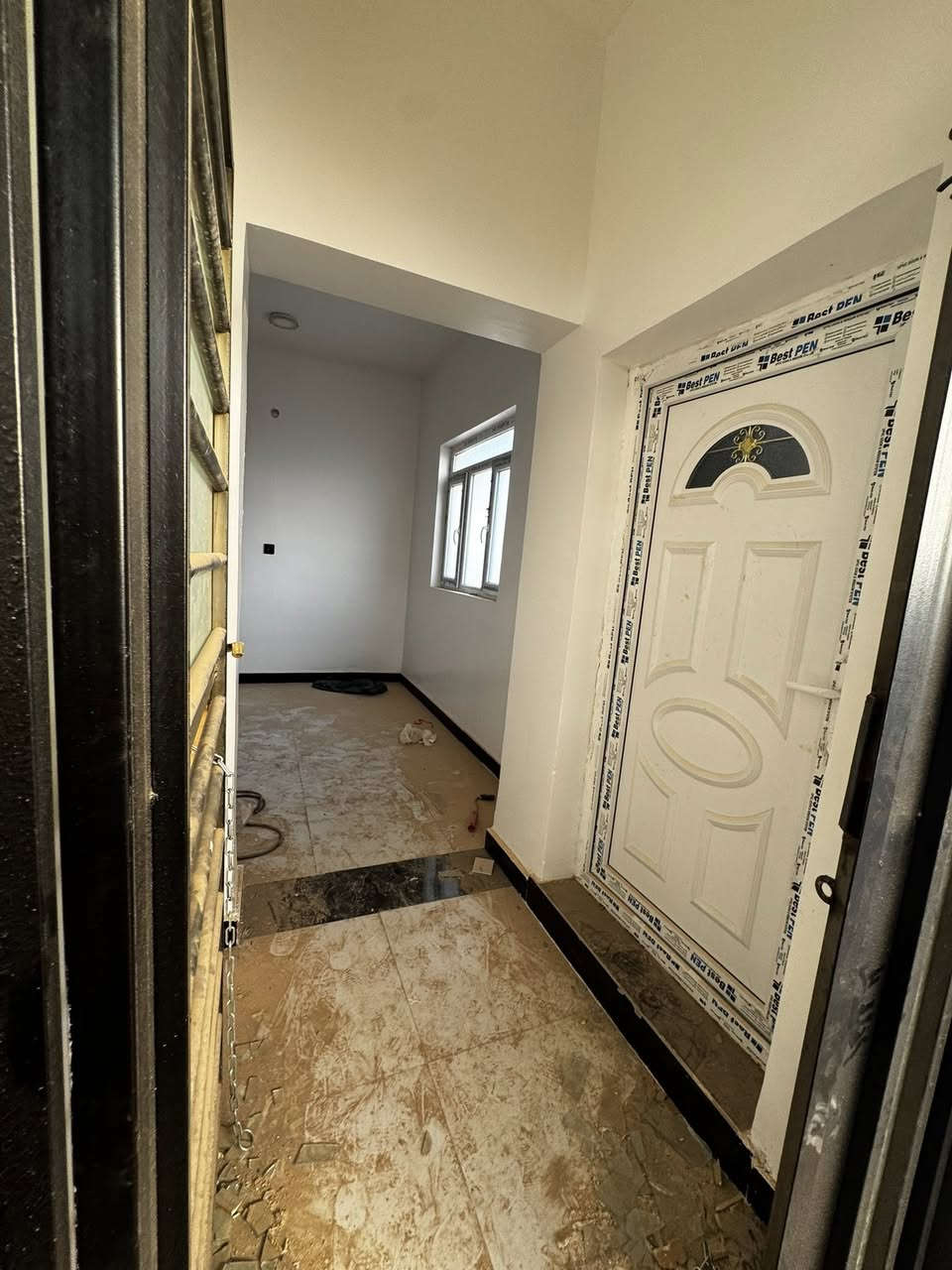 دار للبيع في مجمع بتراب

* المساحة: 200م جاهز للسكن
*ركن موقع مميز خلف شارع ستين 
بناء طابوق جمهوري صبه رفت 
غرفتين صاله ستقبال مطبخ ٢ صحيات 
سند حر 
الاستفسار اتصال 
***********
