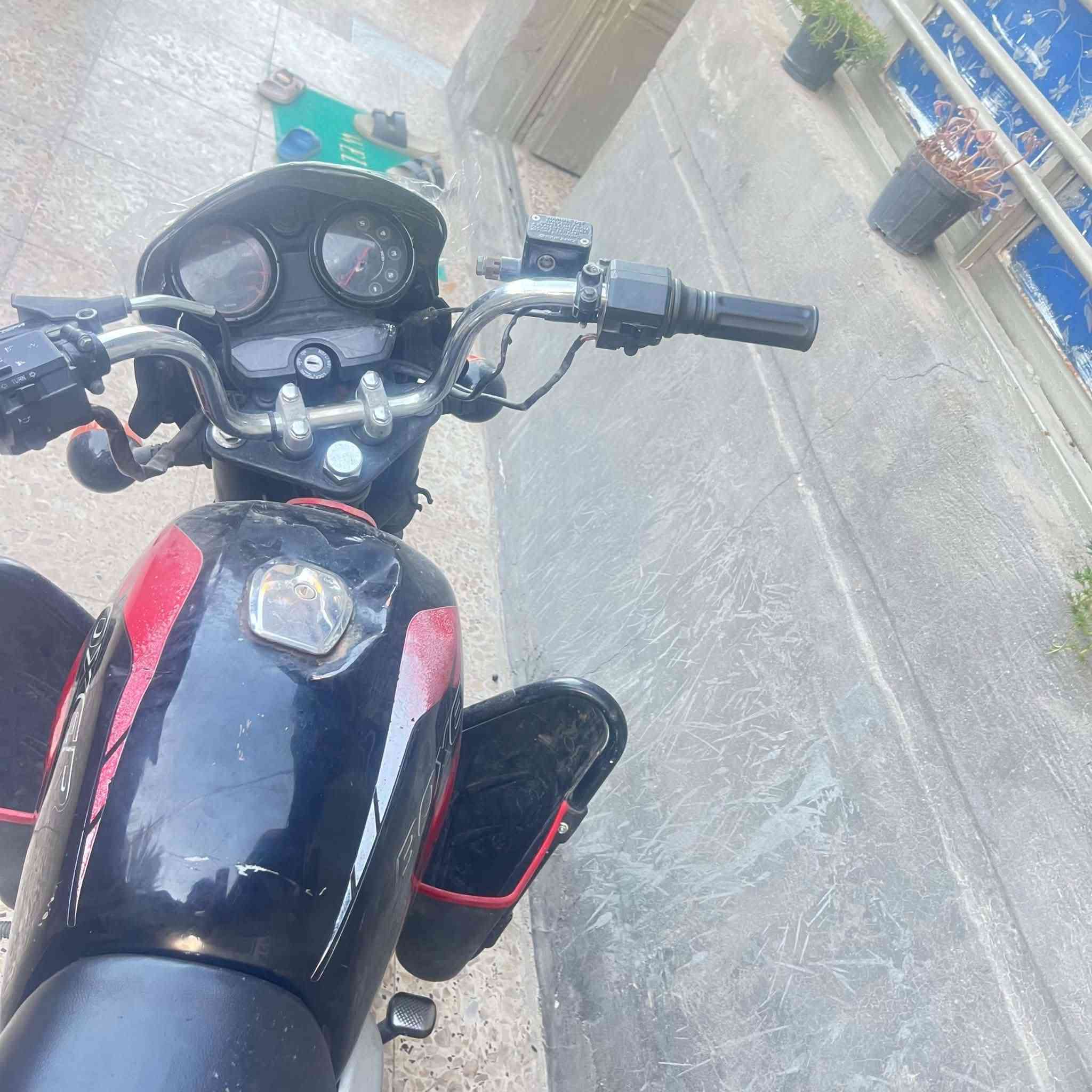 سلام عليكم مكلف بل نشر دراجه بوكسر لبيع دراجه حلوه وما نقصه شي خير من الله هاذه رقم صاحب الدراجه ***********مكلف بل نشر
