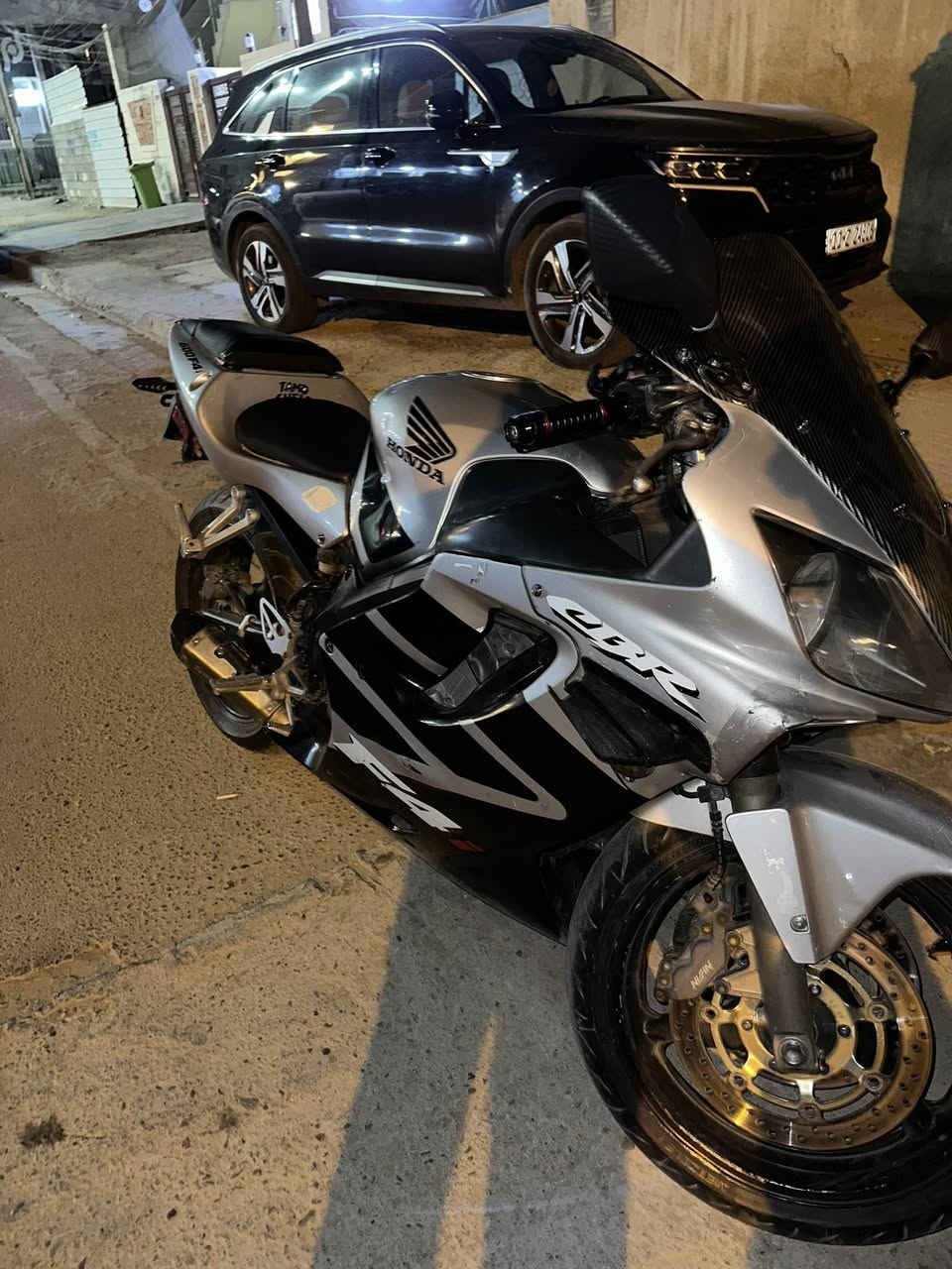 السلام عليكم
بطح F4i (للبيع)
دراجه مفتوحه مكينه مبدل فقط رنكات
دراجه كله شغله اشاير نكره بكل وقت الدراجه كامله تجي تاخذه وتطلع وين ماتريد تروح
الدراجه مبدل دهن قبل يومين شرط موتل مع مي راديتر نجي تشوفه وبيك خير وتدلل السعر ( ١V ) وبيه مجال + اني ابيع ع الورق لقديم ١٥٠
مكاني العامريه
***********
ماتواجد فيس واتساب او رصيدا
