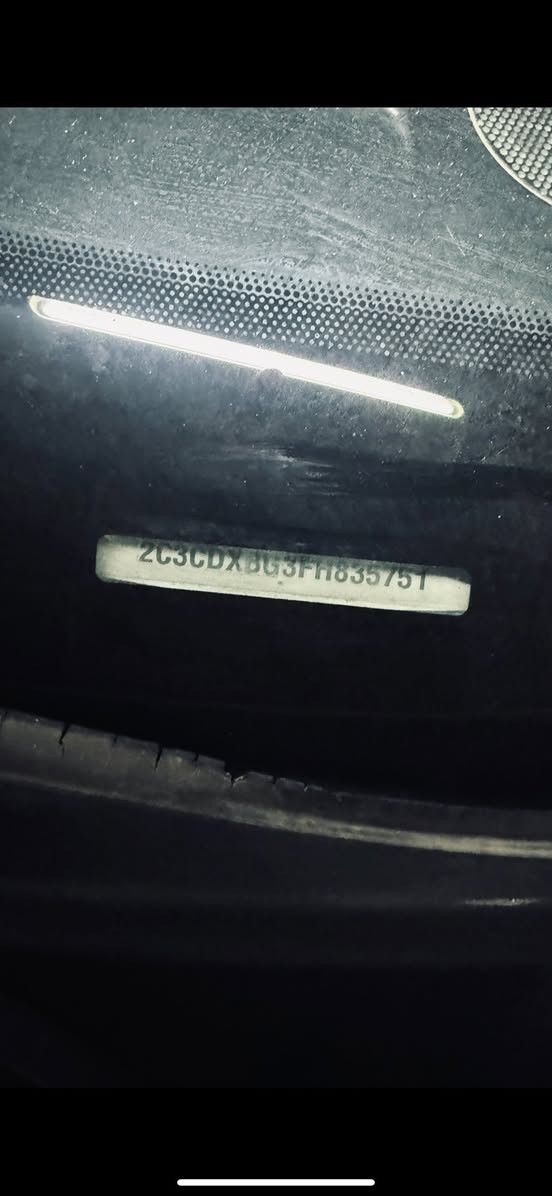 يا الله دوج جارجر 2015 اصل حادث بنيد فقط
المحركv6 عليها غرفه حديثه لون احمر واسود
شاشه جبيره السياره جاهزه من كلشي اي نقص مابيها من ناحيه محرك كير  تبريد كله سليم 
السياره رقمها ذي قار بأسمي حره 
السعر 180 بيها مجال قليل  ناصريه مركز ***********
