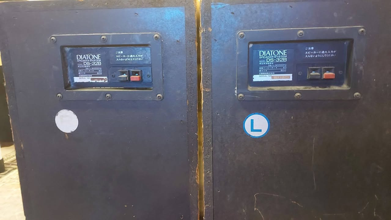 زوجين سماعات للبيع
نظيفات وشغالات على الفحص 
التفاصيل في الصور مكاني بغداد الجديدة للتواصل والاستفسار الاتصال على الرقم واتساب 
***********
