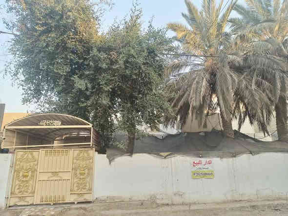 بيت للبيع 
حي العروبه 3  خلف اسواق الربيع 
المساحة 356 متر مع فضلة 27 متر داخل البيت 

يحتوي على صاله واستقبال ومطبخ وغرفة عدد 3 والطابق الثاني يحتوي على غرفتين وحمام 

***********
