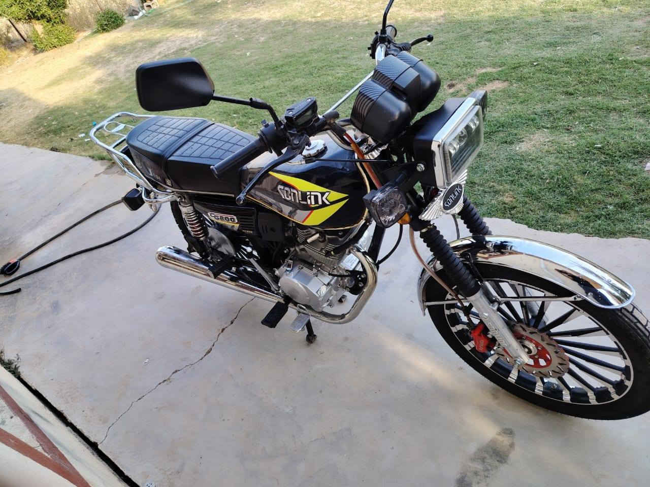 السلام عليكم للبيع دراجه سيفان موديل 2025 دراجه جديده محرك 200cc دشبول شاشه عرض فيديو شكل جديد محرك مكفول كهربائيات كله شغاله مابيه اي نقص أوراق اصوليه كارتونيه ومنفيس مامكمركه بدون كمرك ماتترقم السعر 850 وبيه مجال للطيبين المكان بغداد المدائن سلمان باك الاستفسار أكثر الاتصال على الرقم *********** ولي ماعاجبه السعر لا يعلق ويكسر بحلال العالم
