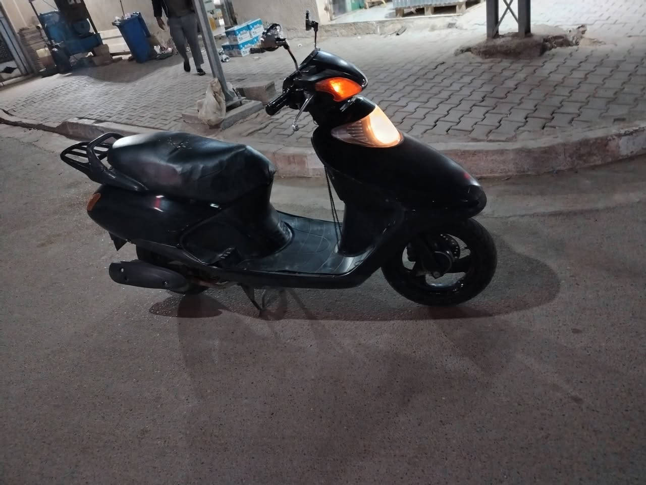 السلام عليكم سبيسي مكينه ممفتوحه وناعمه سلف  اشاير كلها كامله السعر 400بيها مجال بسيط رقمي
***********
