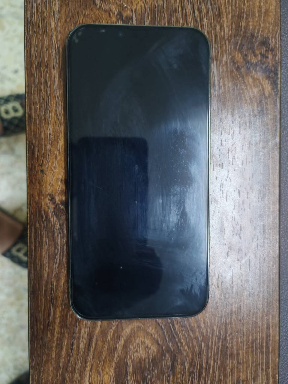 ايفون ١٣ برو ماكس كسر كارتون وتر بروف ما بي أي عطل سعر ٧٥٠ مكان بصره بي مجال *********** كامل ملحقاته
