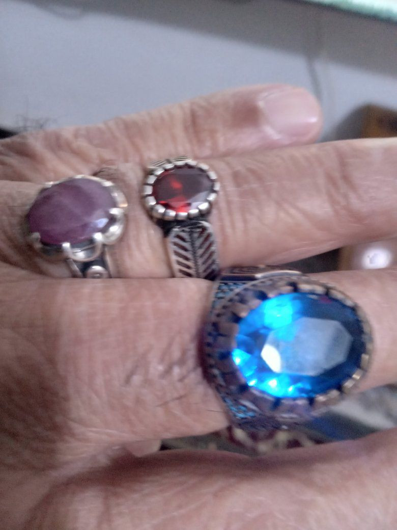 السلام عليكم محابس عدد ٣ فضه ٩٢٥ للبيع السعر ١٢٠ تحياتي


**إذا كنت صاحب هذا الإعلان وتريد حذفه لأي سبب، رجاءا أرسل رسالة إلى الدعم الفني**