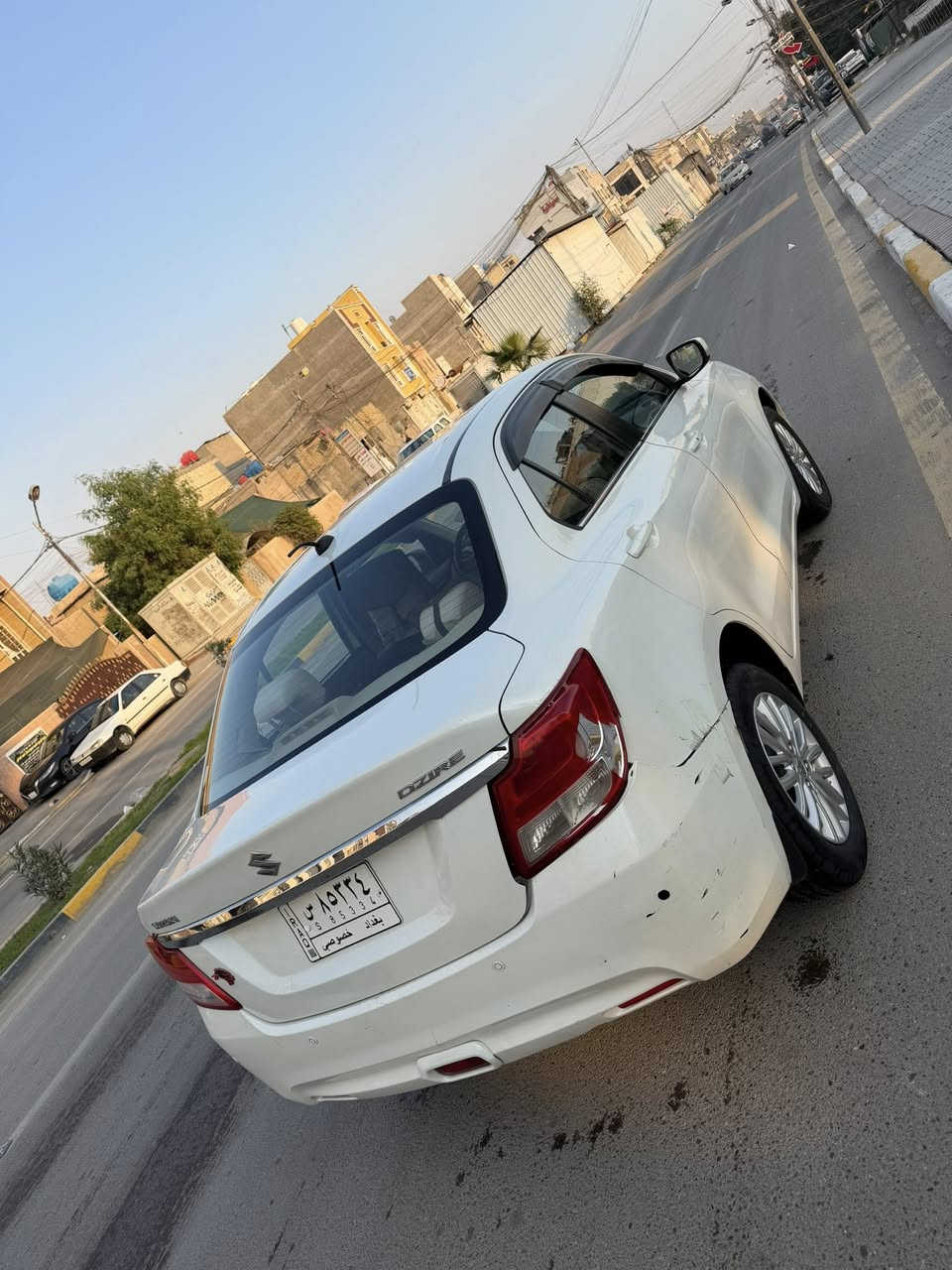 السلام عليكم
سوزوكي دزاير 2018 
خليجي استلام شركة
رقم بغداد باسمي تحويل ثاني يوم
ماشية 55 
مواصفات عادية 
بدون قطرة صبغ 
موضح بالصور شنو بيها وباقيات على حطتهه 
جاملغ الامامي يرادلة نصة صبغ 
يرادلهاا ترتيبات 
سيارة حلوة ونظيفة كير محرك صدر تبريد كلة كفاله 
مكاني بغداد حي القاهرة 
سعرها مناسب  (83)  وبي مجال مال جيتك

***********
