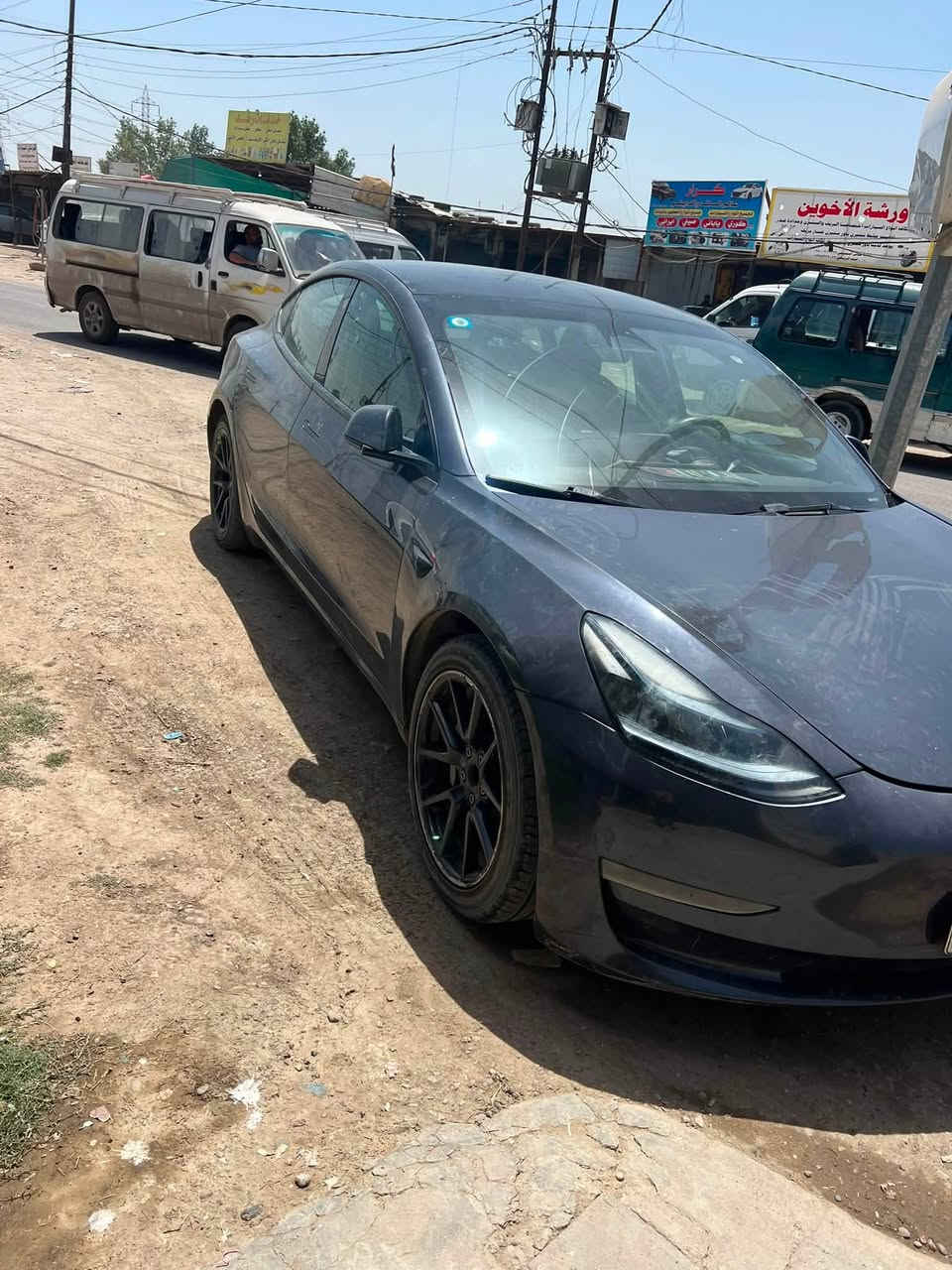 السلام علكيم 
تسلا مودل 3 وارد أمريكي 
موديل 2023 
حادث جاملغ وبنيد 
عنواني بغداد 
سعر بيع مستعجل 115 ورقه
أوف لاين 
للاستفسار ***********
